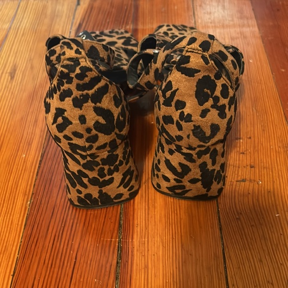 Cheetah print block heels - Picture 3 of 5